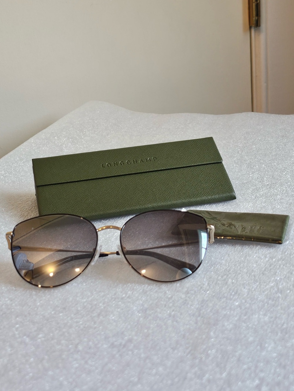 Longchamp Cat Eye Sunglasses - LO158S- NWOT - Picture 5 of 5